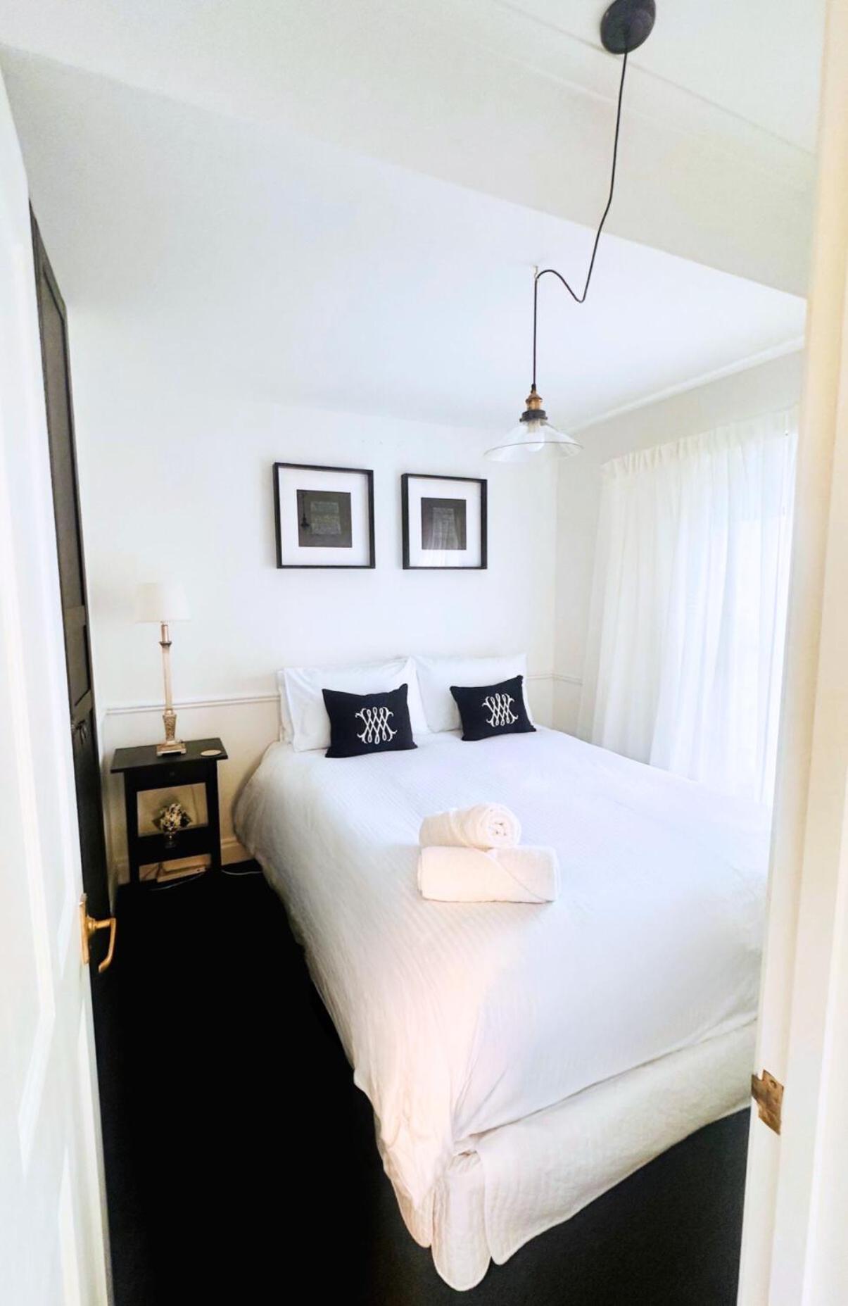 Holiday home Walk To Adelaide Oval, 4-bedroom With Parking
