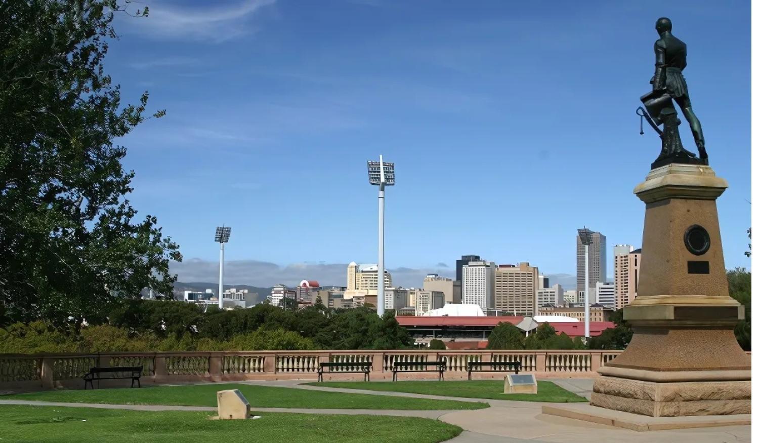 Walk To Adelaide Oval, 4-bedroom With Parking