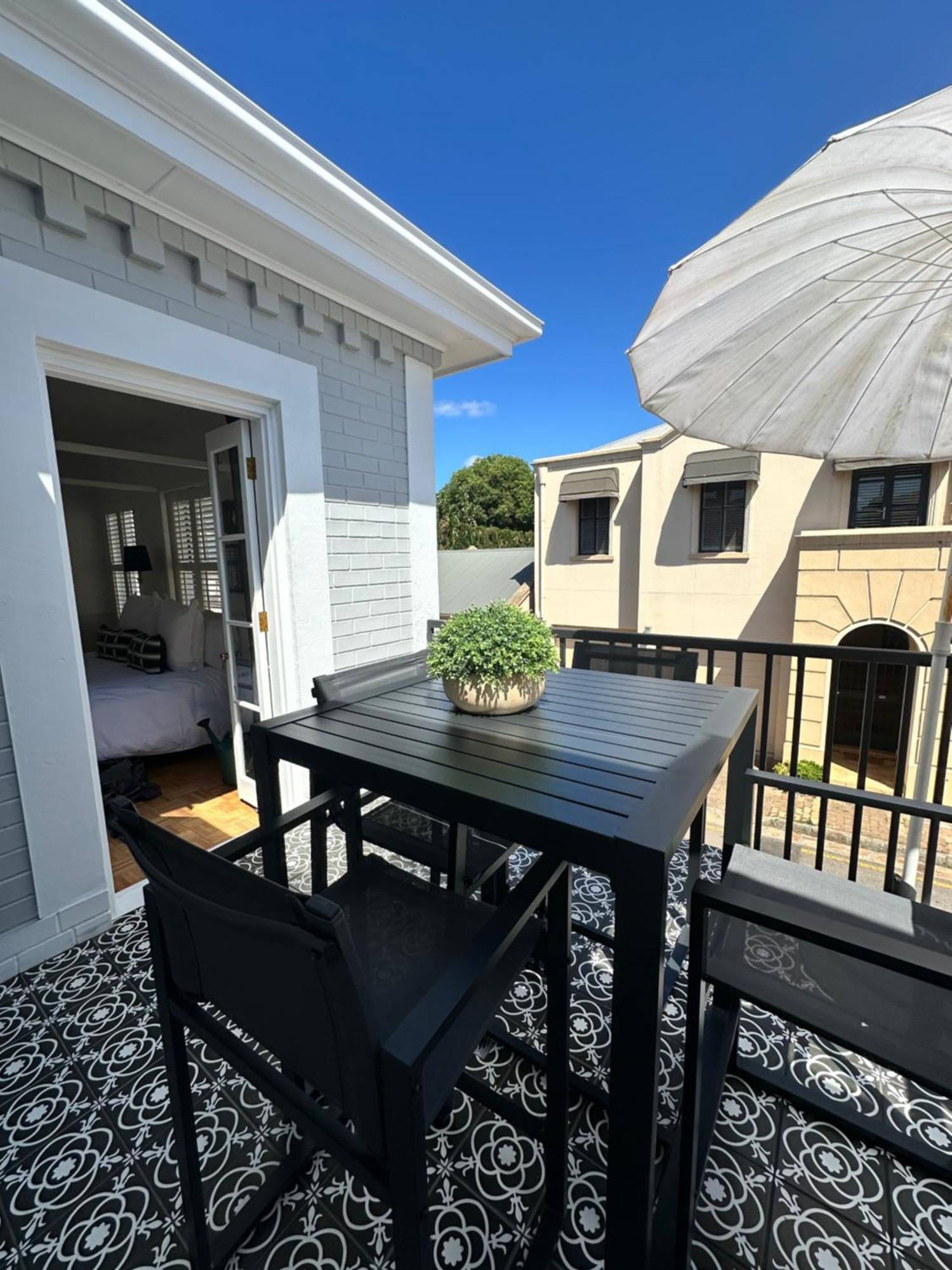Walk To Adelaide Oval, 4-bedroom With Parking Holiday home *