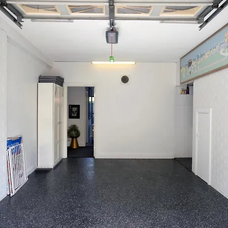 Walk To Adelaide Oval, 4-Bedroom Home With Parking North Adelaide Exterior photo
