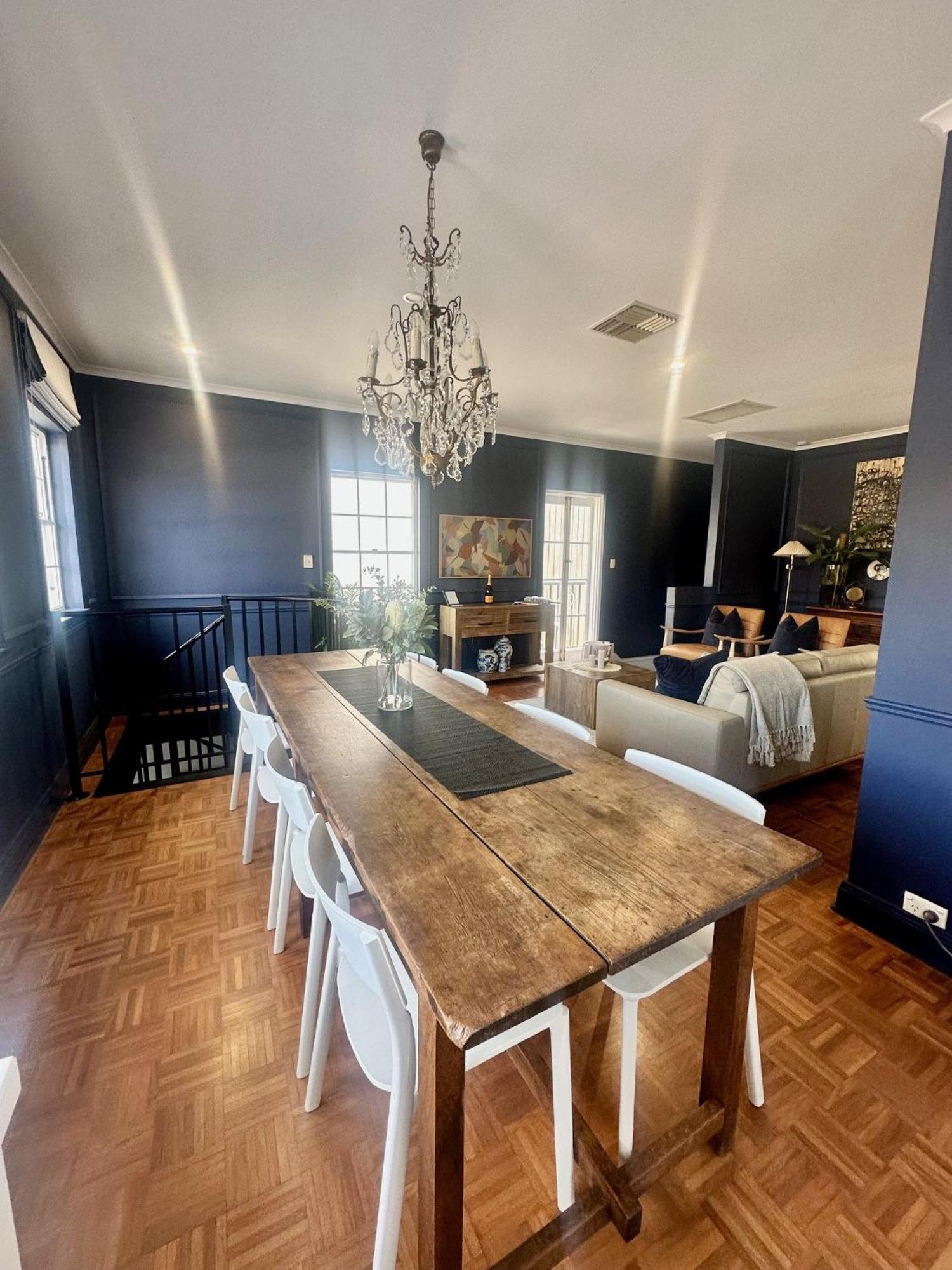 Walk To Adelaide Oval, 4-bedroom With Parking Holiday home
